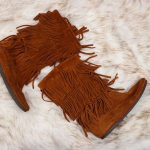 MINNETONKA: Fringe boots